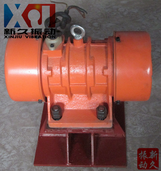 倉壁振動器 倉壁振動器